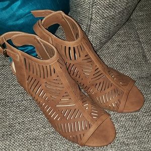 Sandals NWOT